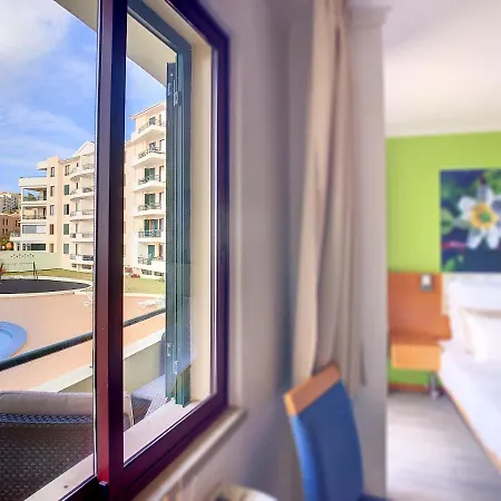 The Seaview By Lovelystay Caniço