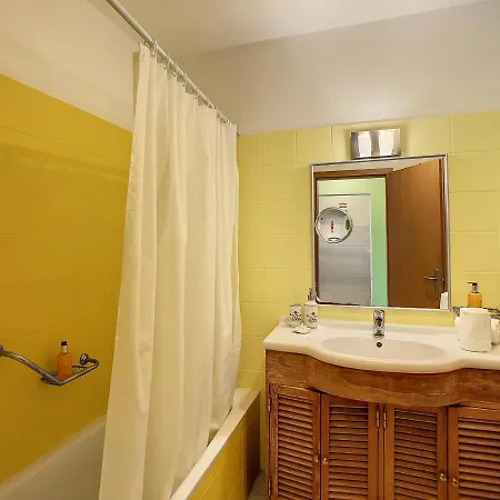 Daire The Seaview By Lovelystay