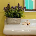 The Seaview By Lovelystay Apartamento