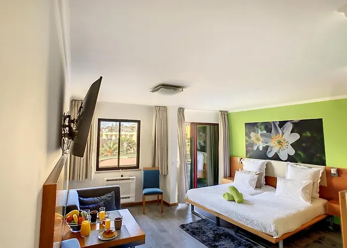 The Seaview By Lovelystay * Canico (Madeira)