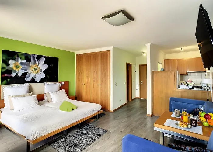 The Seaview By Lovelystay Apartment *