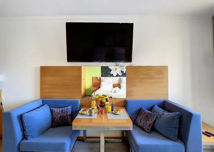 The Seaview By Lovelystay Apartment *