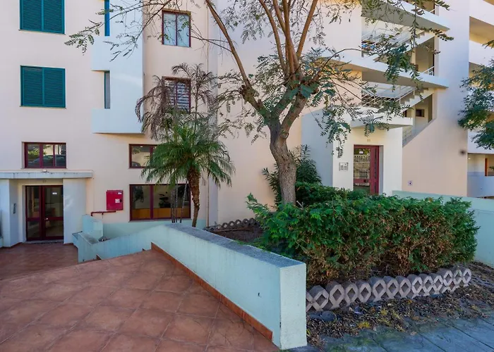 Daire The Seaview By Lovelystay Caniço